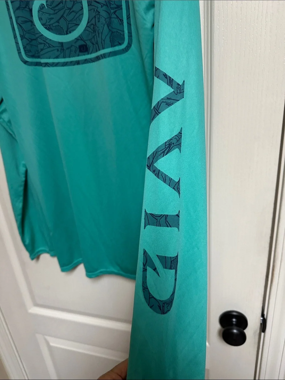 Avid Men's Medium Teal Long-Sleeve Swim Rash Guard with Fishing Hook Graphic